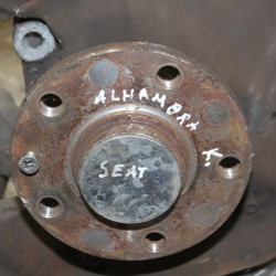 Seat  Alhambra Mk2 2012 Galinė kairė stebulė 